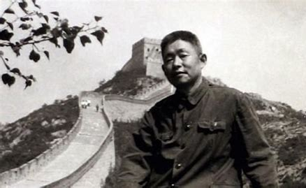정율성