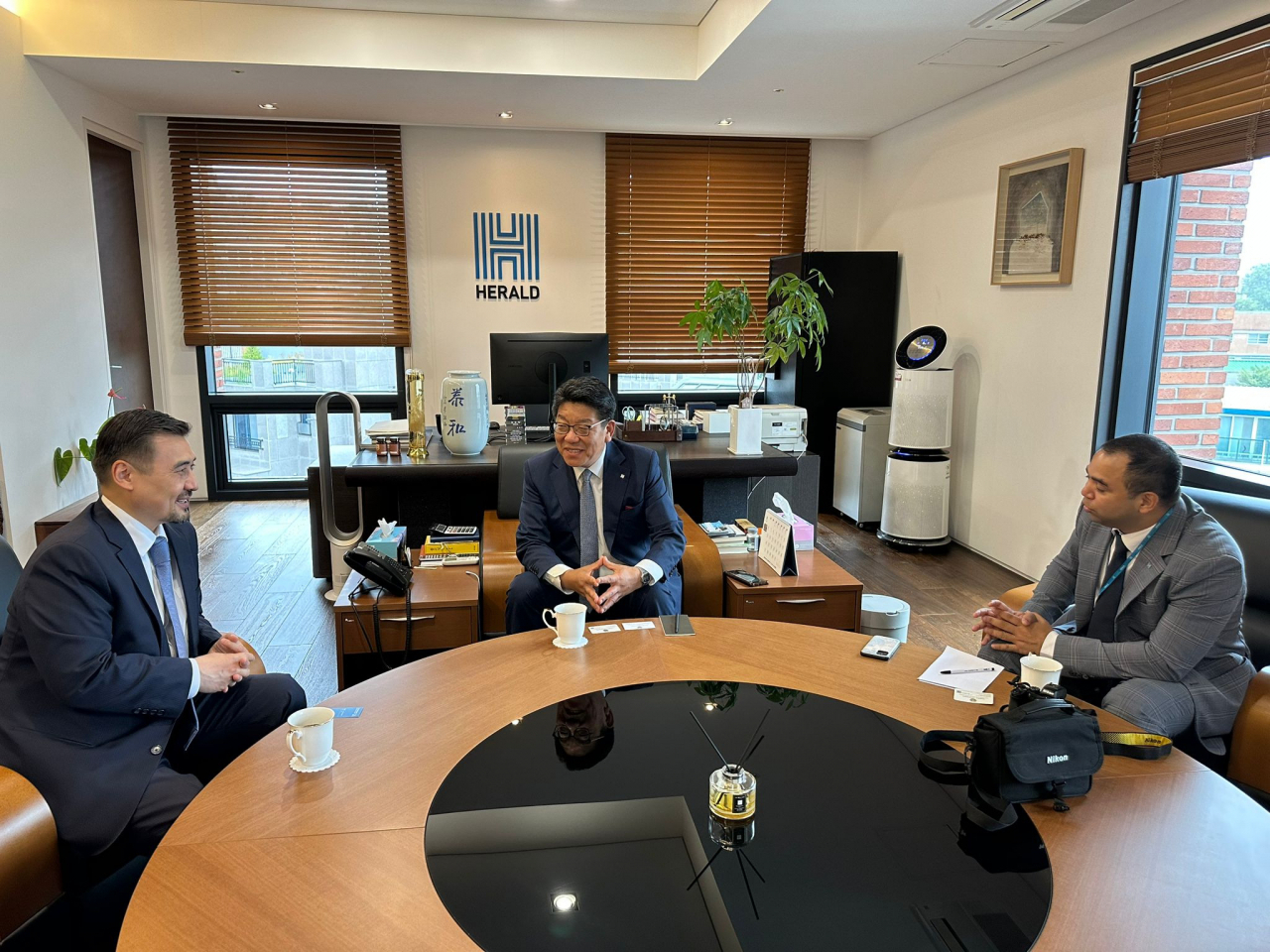 Kazakhstan‘s new ambassador to Korea Nurgali Arystanov speaks in an interview with The Korea Herald at The Korea Herald headquarters in Yongsan-gu, Seoul on August 10. (Sanjay Kumar/The Korea Herald)