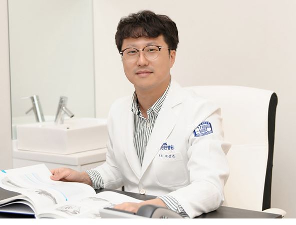 송도유외과 박상은 원장은 "유방암 발병률이 꾸준히 늘어나고 있는 가운데 조기에 발견하는 경우와 상당히 진행된 후에 발견하는 경우의 예후가 판이하기 때문에 반드시 유방암 정기 검진을 실시하는 것이 좋다"고 조언했다.