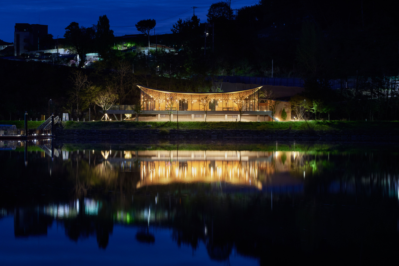 The Pavilion of Floating Lights glows at night in Jinju, South Gyeongsang Province. (Kim Jae-kyung)