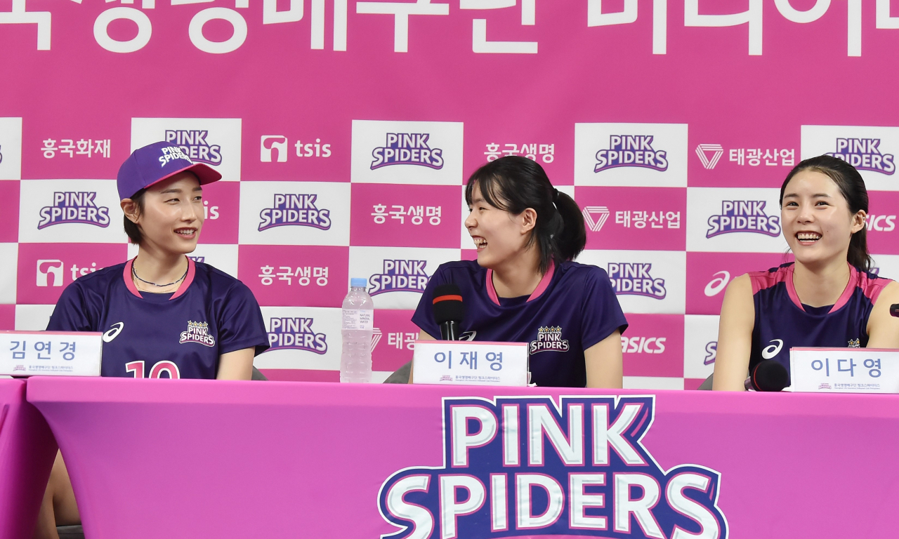 김연경(맨 왼쪽부터)과 이재영과 이다영. [뉴시스]