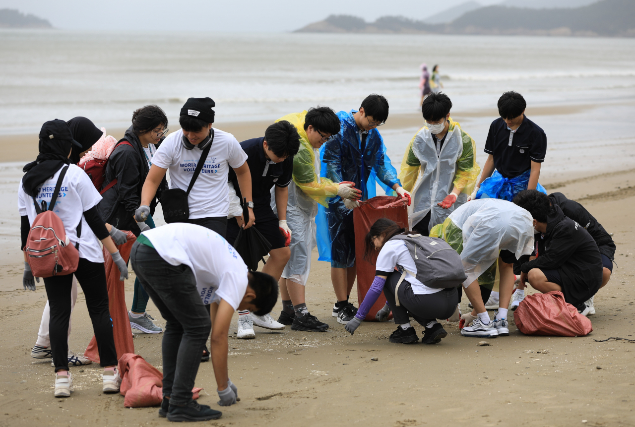 전남도는 제4회 국제 청년 섬 워크캠프에 17개국 93명이 참여해 성공적으로 마무리 됐다고 24일 밝혔다