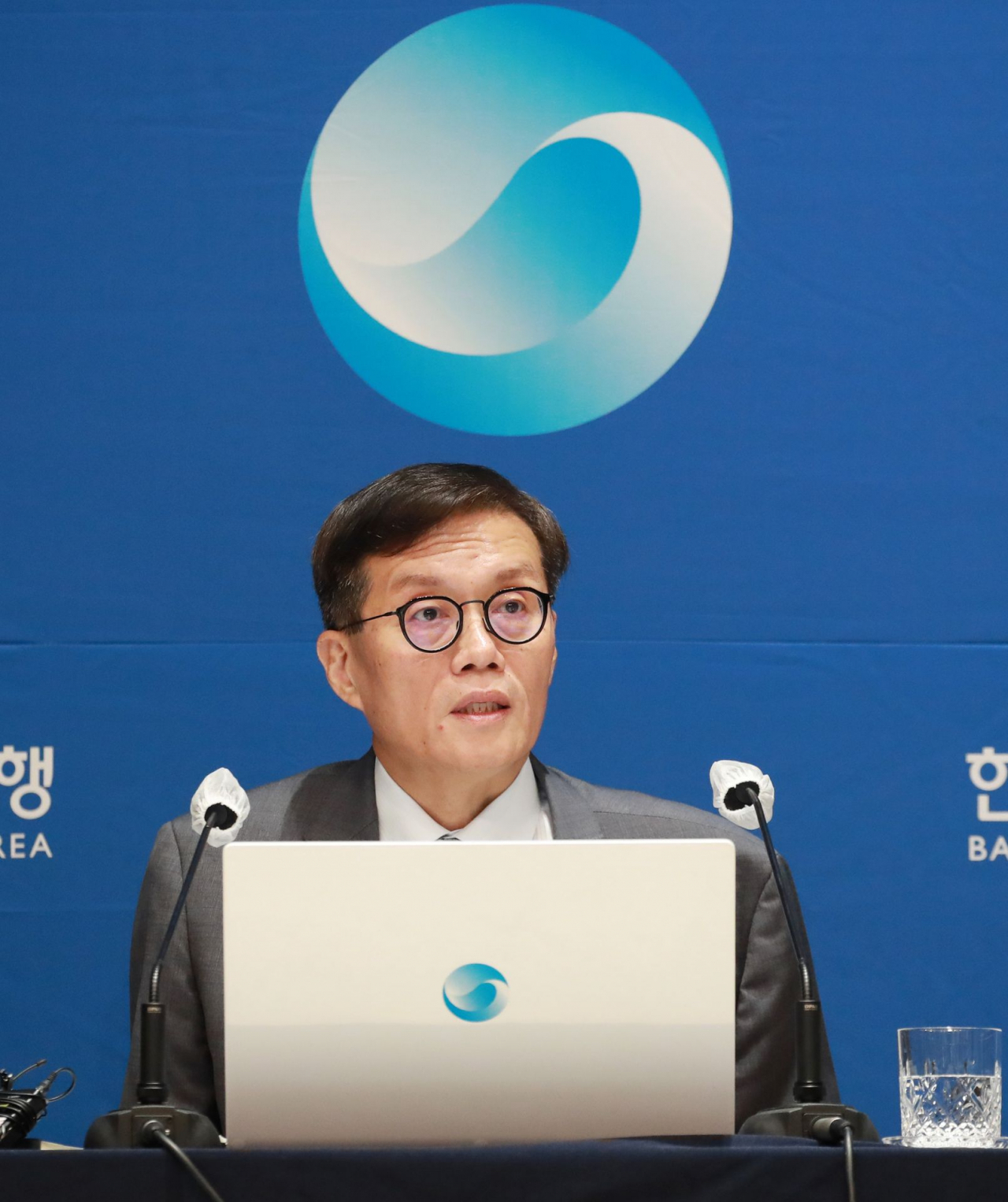 이창용 한국은행 총재가 24일 서울 중구 한국은행에서 열린 통화정책방향 기자간담회에서 발언하고 있다. [연합]