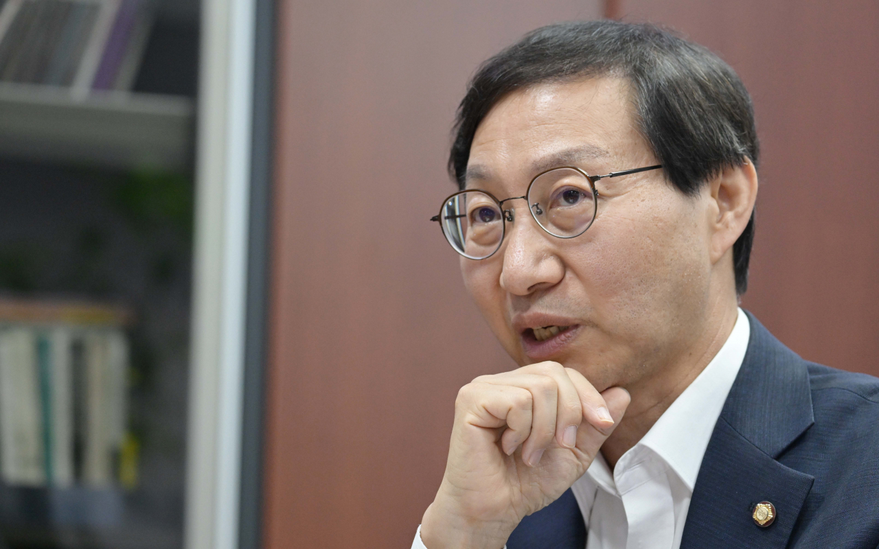 김성주 더불어민주당 의원이 23일 오전 서울 여의도 국회의원회관에서 헤럴드경제와 인터뷰를 하고 있다. 이상섭 기자