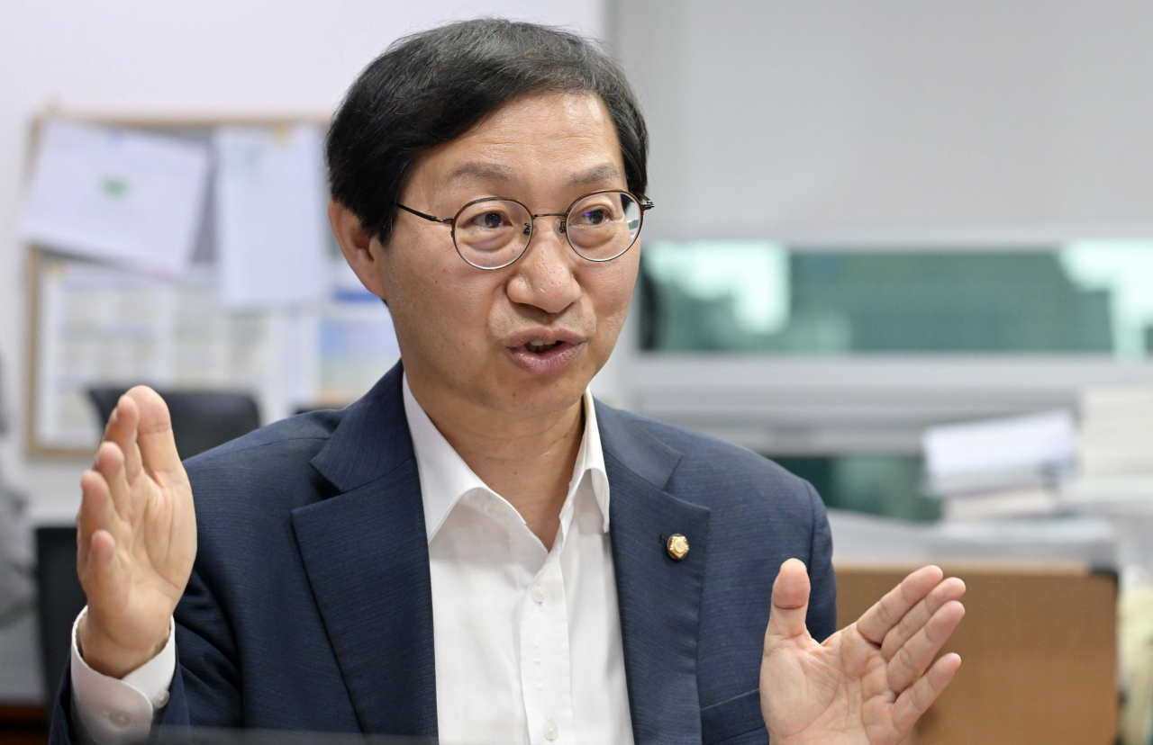 김성주 더불어민주당 의원이 23일 오전 서울 여의도 국회의원회관에서 헤럴드경제와 인터뷰를 하고 있다. 이상섭 기자