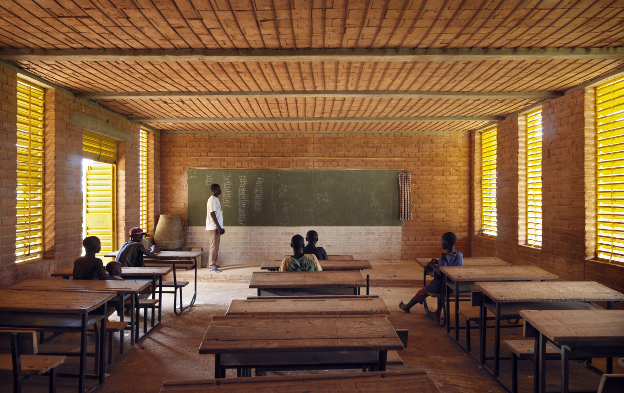 Gando Primary School in Burkina Faso, built by Di&eacute;b&eacute;do Francis K&eacute;r&eacute; and locals (Enrico Cano)