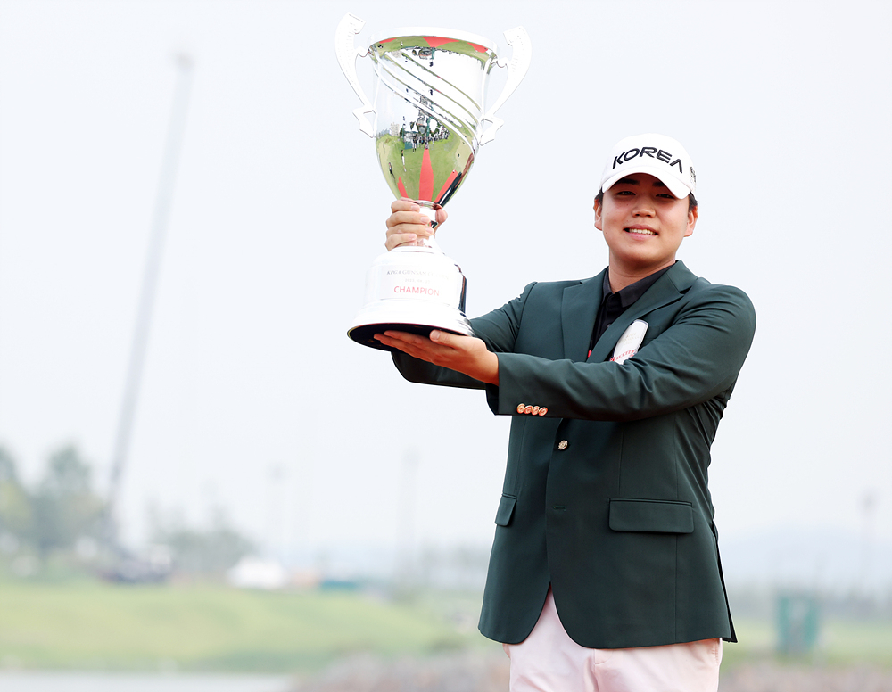 ‘18번홀의 기적’ 아시안게임대표 장유빈, 연장 끝에 군산CC 오픈 역전우승