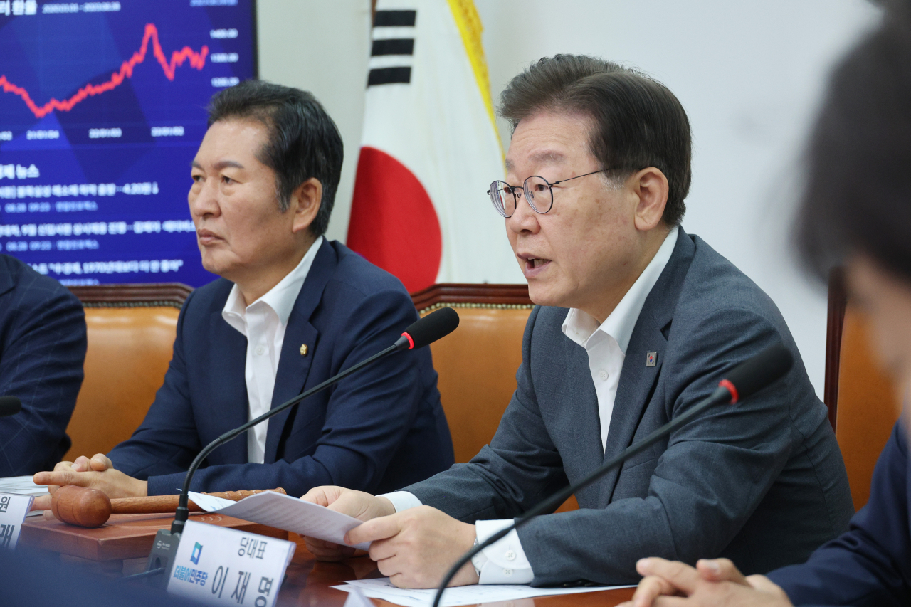 이재명 더불어민주당 대표가 28일 오전 국회에서 열린 최고위원회의에서 발언하고 있다. [연합]