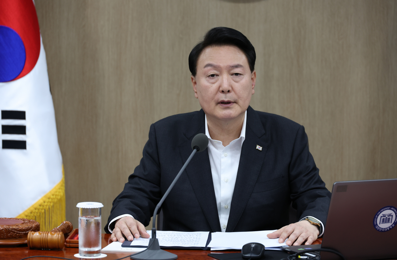 윤석열 대통령이 29일 서울 용산 대통령실 청사에서 열린 국무회의에서 발언하고 있다. [연합]