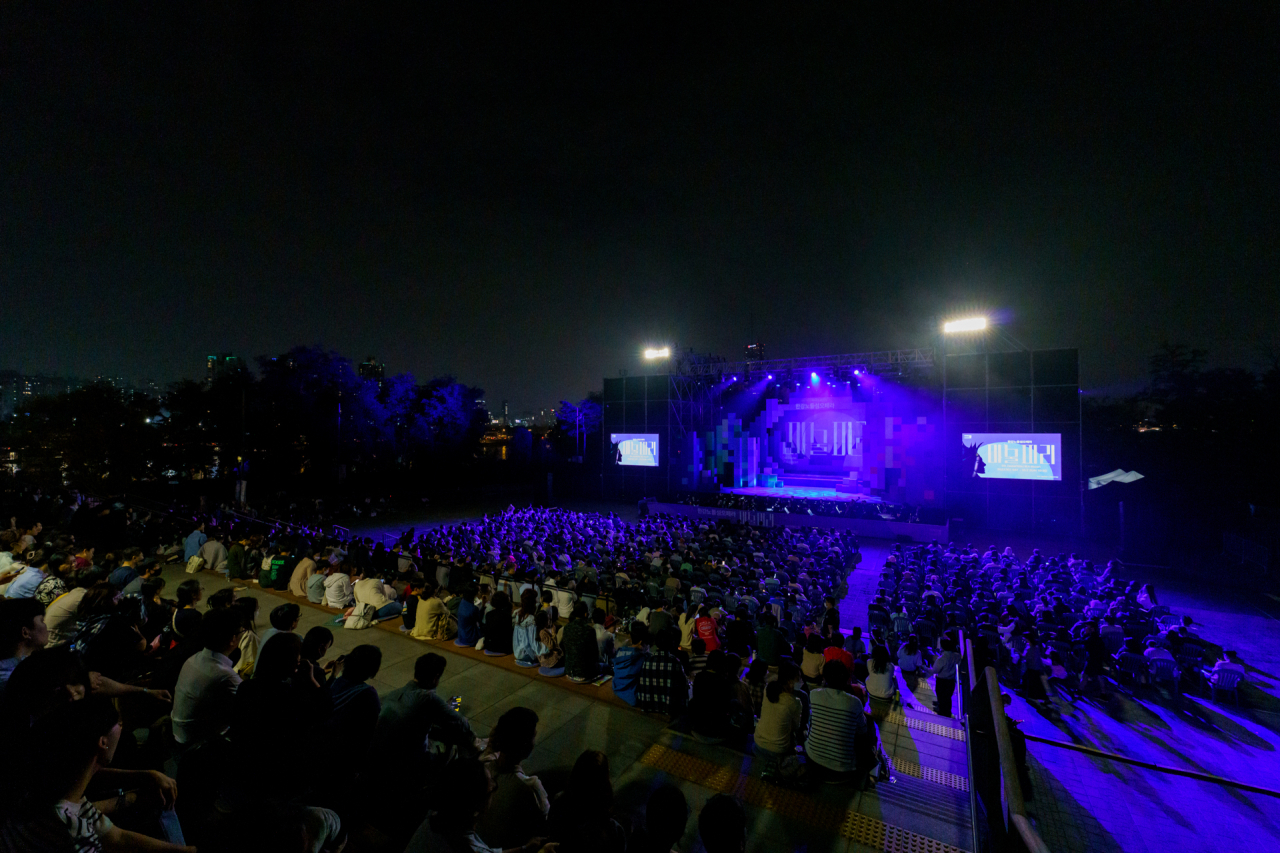 "The Magic Flute" takes place at an outdoor stage during the first Nodeul Island Festival on Oct. 1, 2022. (Seoul Foundation for Arts and Culture)