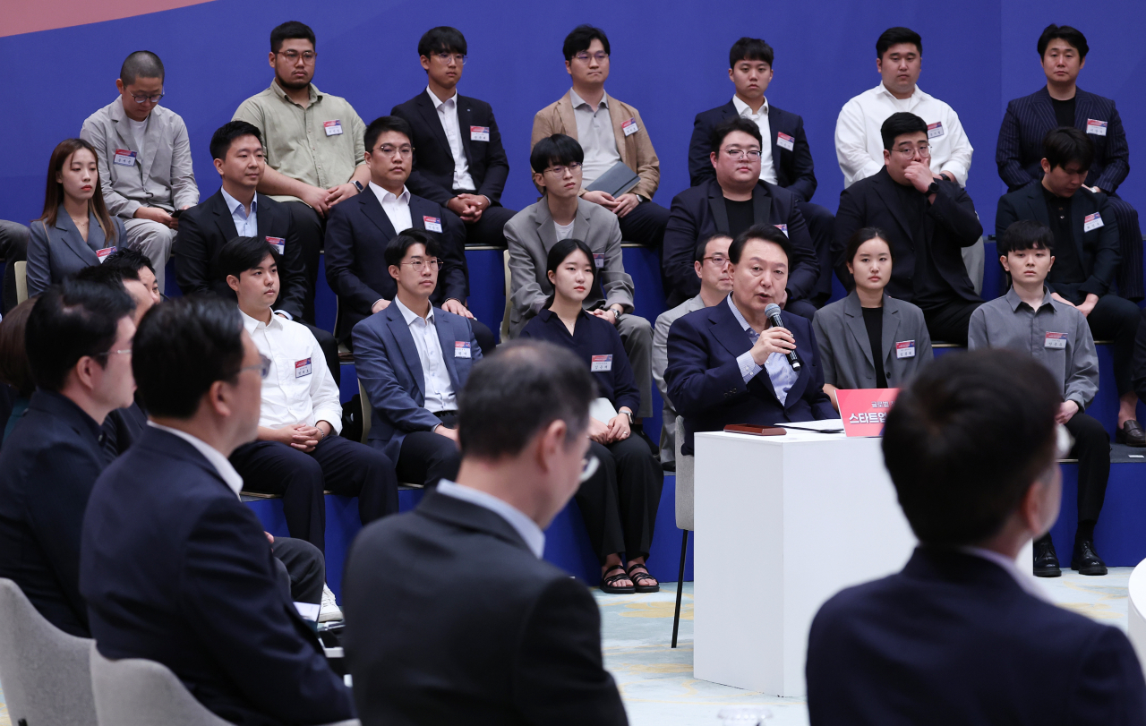 윤석열 대통령이 30일 청와대 영빈관에서 열린 스타트업 코리아 전략회의에서 발언하고 있다. [연합]