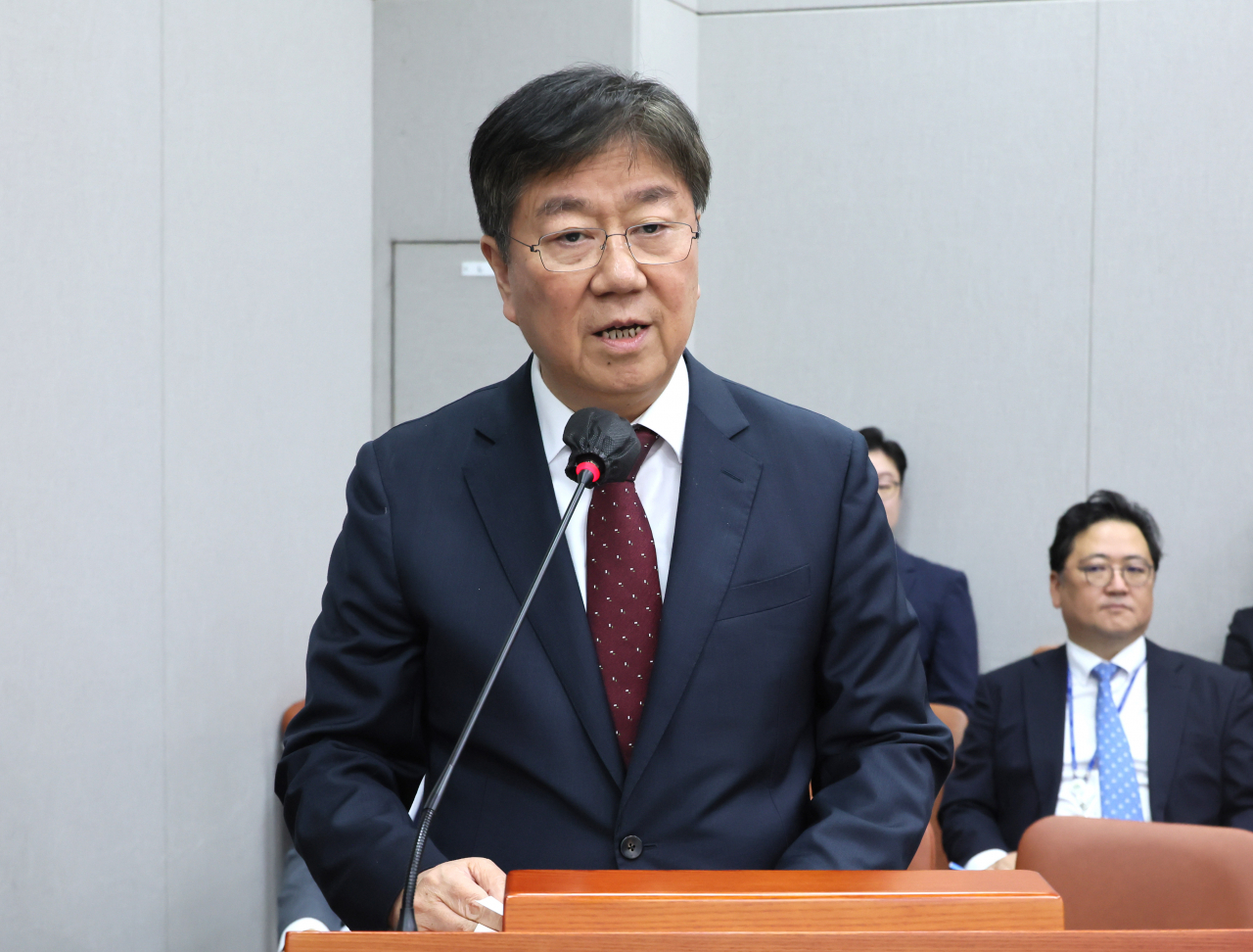 김대기 대통령비서실장이 30일 국회에서 열린 운영위원회 전체회의에서 인사말을 하고 있다. [연합]