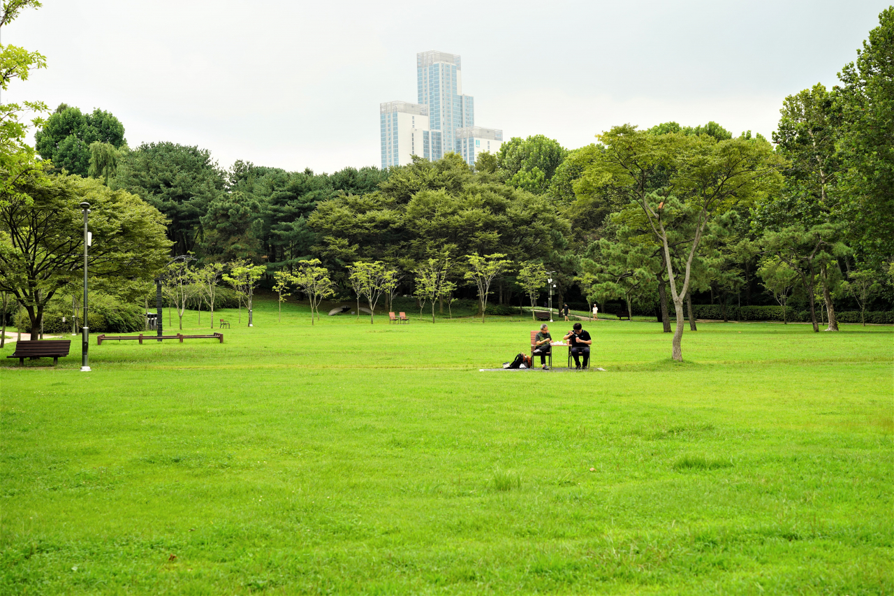 Yongsan Family Park (Lee Si-jin/The Korea Herald)