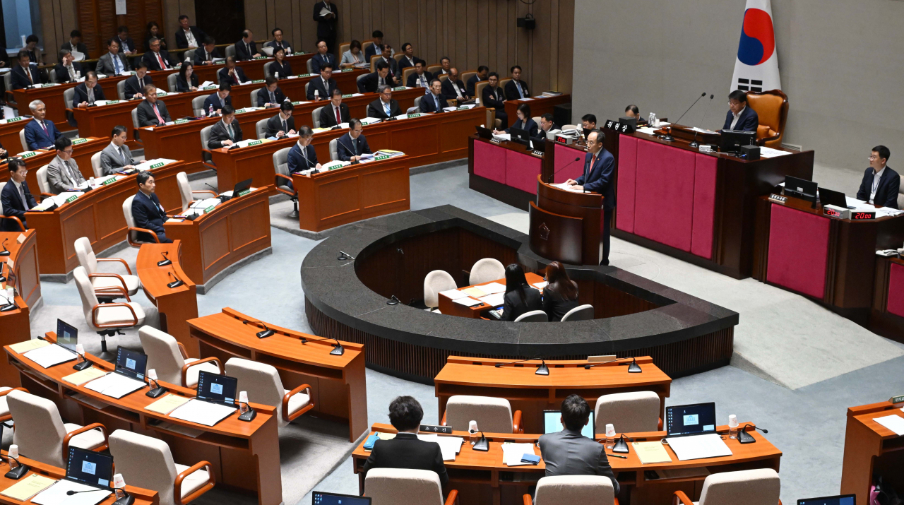 추경호 경제부총리 겸 기획재정부 장관이 30일 오전 서울 여의도 국회에서 국회 예산결산특별위원회 전체회의에 참석해 발언을 하고 있다. 이상섭 기자