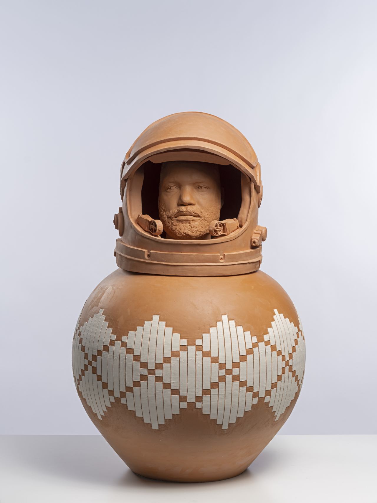 타바레스 스트라찬 (Tavares Strachan), 자화상(Self Portrait) (Space Helmet), 2023 [페로탕 제공]