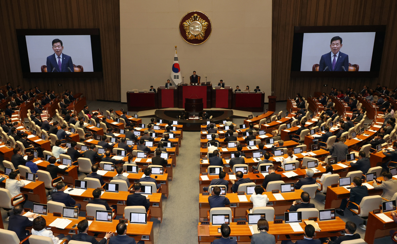 김진표 국회의장이 1일 국회 본회의장에서 정기국회 개회사를 하고 있다. [연합]