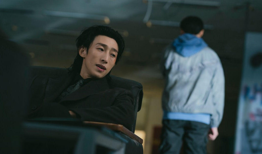Kang Ki-young plays vicious evil spirit Hwang Pil-gwang in “The Uncanny Counter Season 2” (tvN)