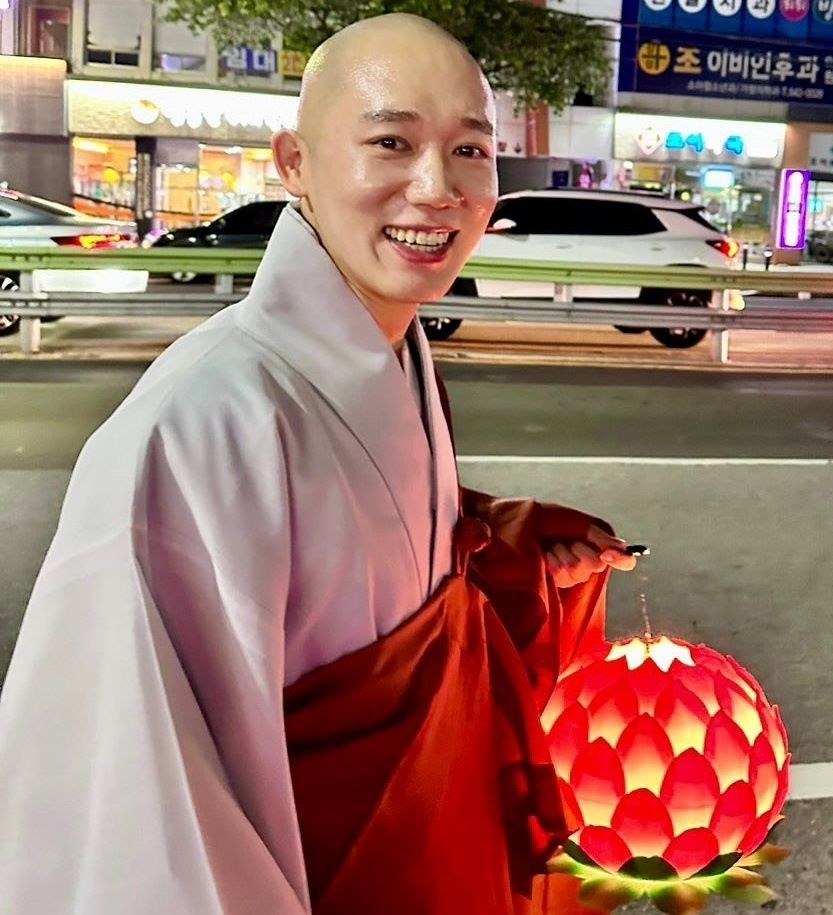범정 스님 [kkochsnim 인스타그램 캡처]