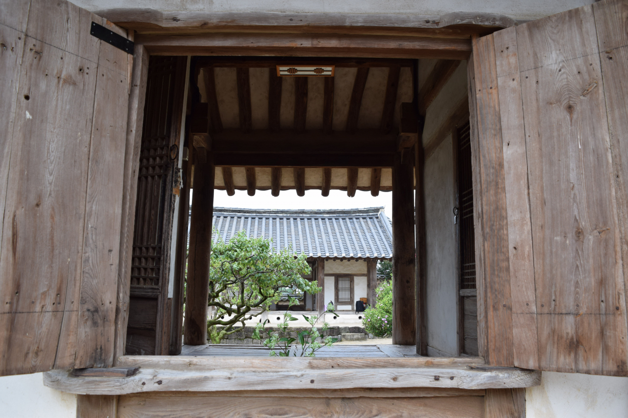 A view of Dongjae from Seojae, which are both used as accommodations for Byeongsan Stay participants. (Kim Hae-yeon/ The Korea Herald)
