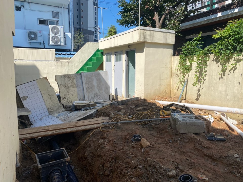 리모델링 공사 중 외벽 붕괴[광주 서부소방서 제공]