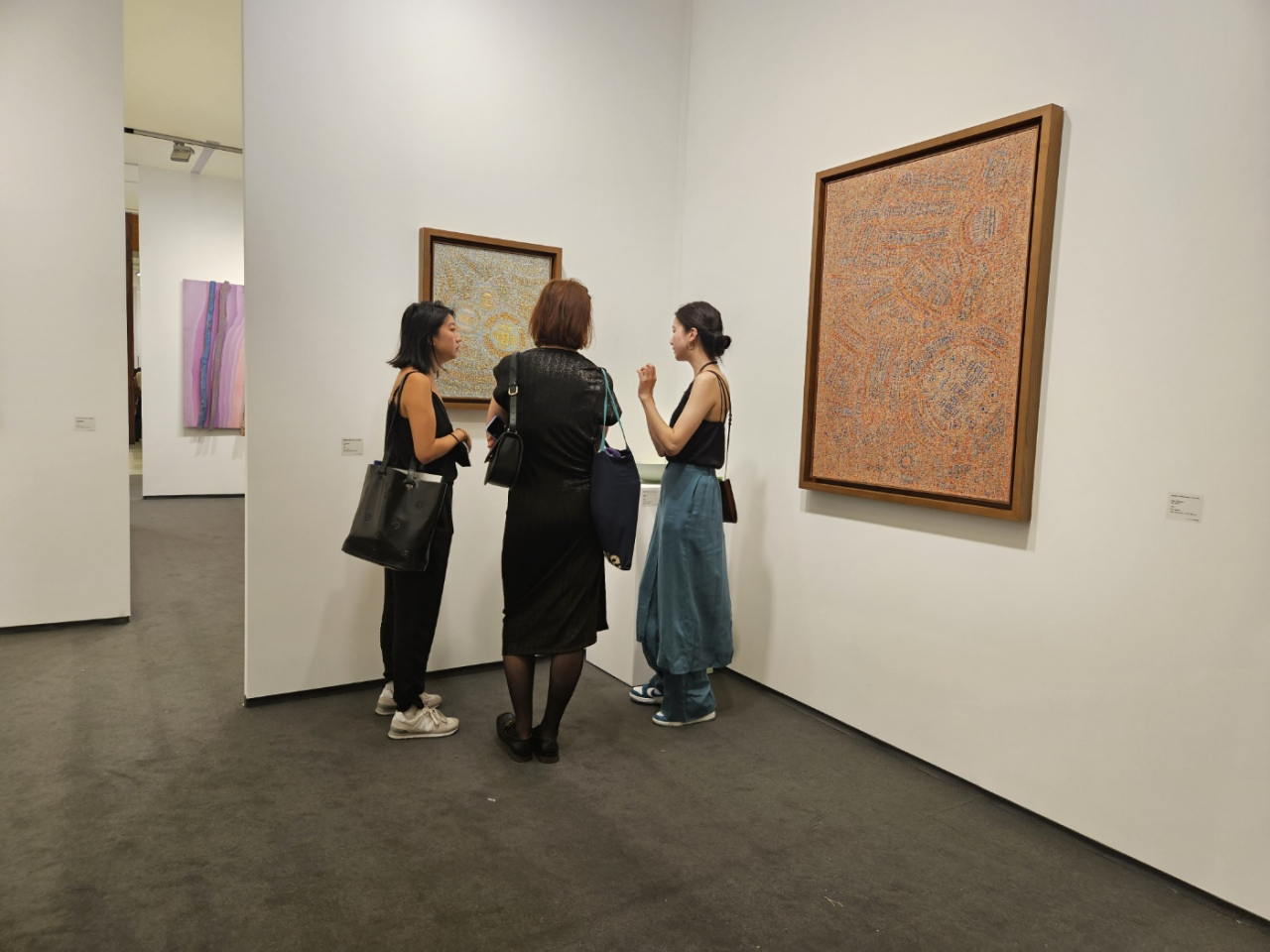 Gallery Hyundai‘s booth shows paintings by Korean artist Seundja Rhee at Frieze Seoul 2023 on Wednesday at Coex in Seoul. (Park Yuna/The Korea Herald)