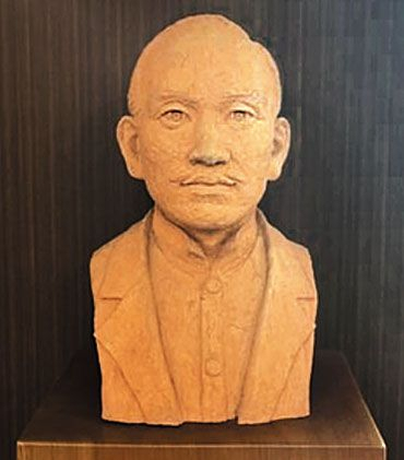 이준 열사 흉상.