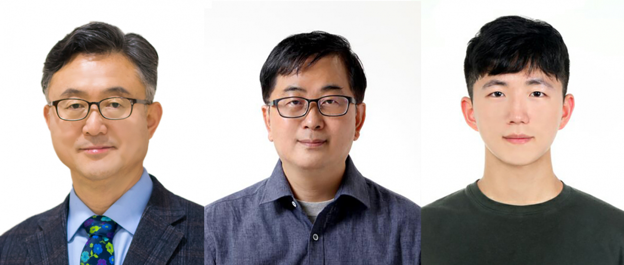 유기 태양전지 필름 모듈.[GIST 제공]이광희(왼쪽부터) 교수, 김희주 교수, 이산성 박사과정생.[GIST 제공]