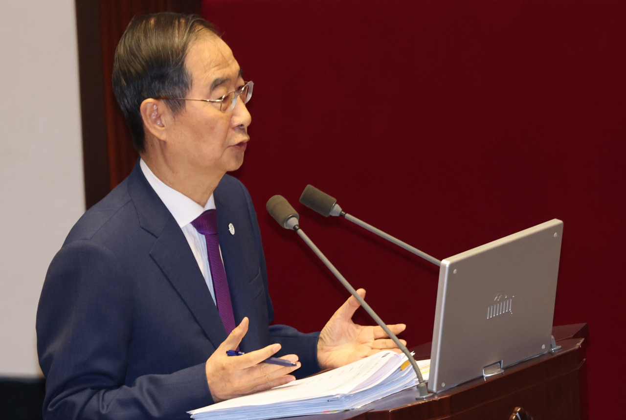 7일 국회 본회의 대정부 질문에서 한덕수 국무총리가 답변하고 있다. [연합]