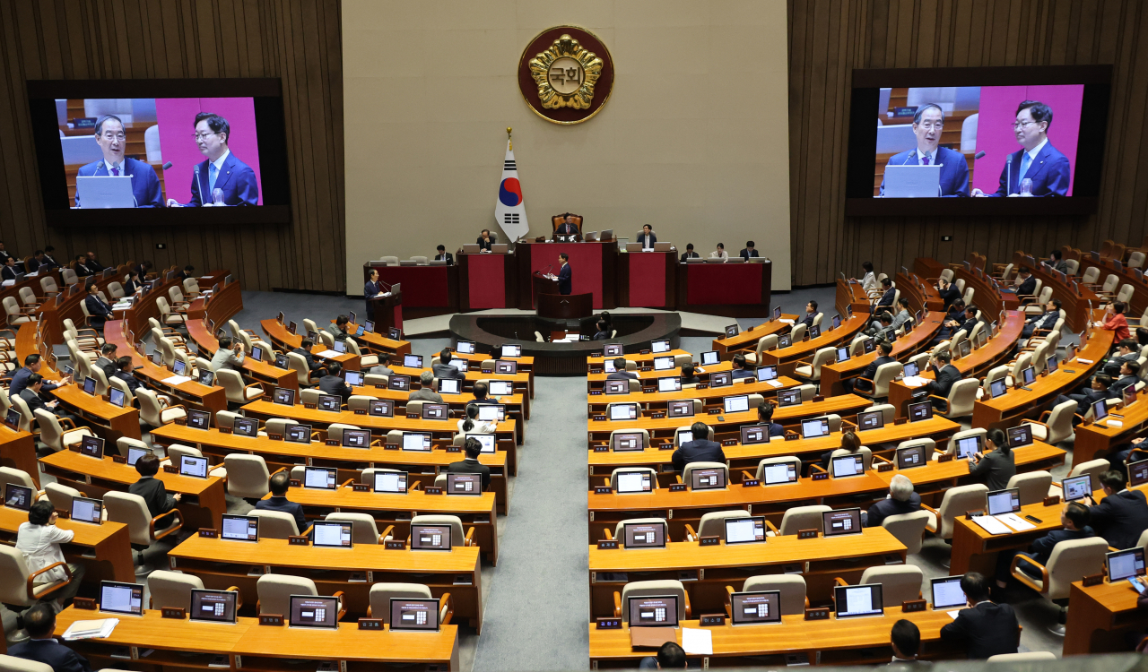 7일 국회 본회의 대정부 질문에서 한덕수 국무총리가 답변하고 있다. [연합]