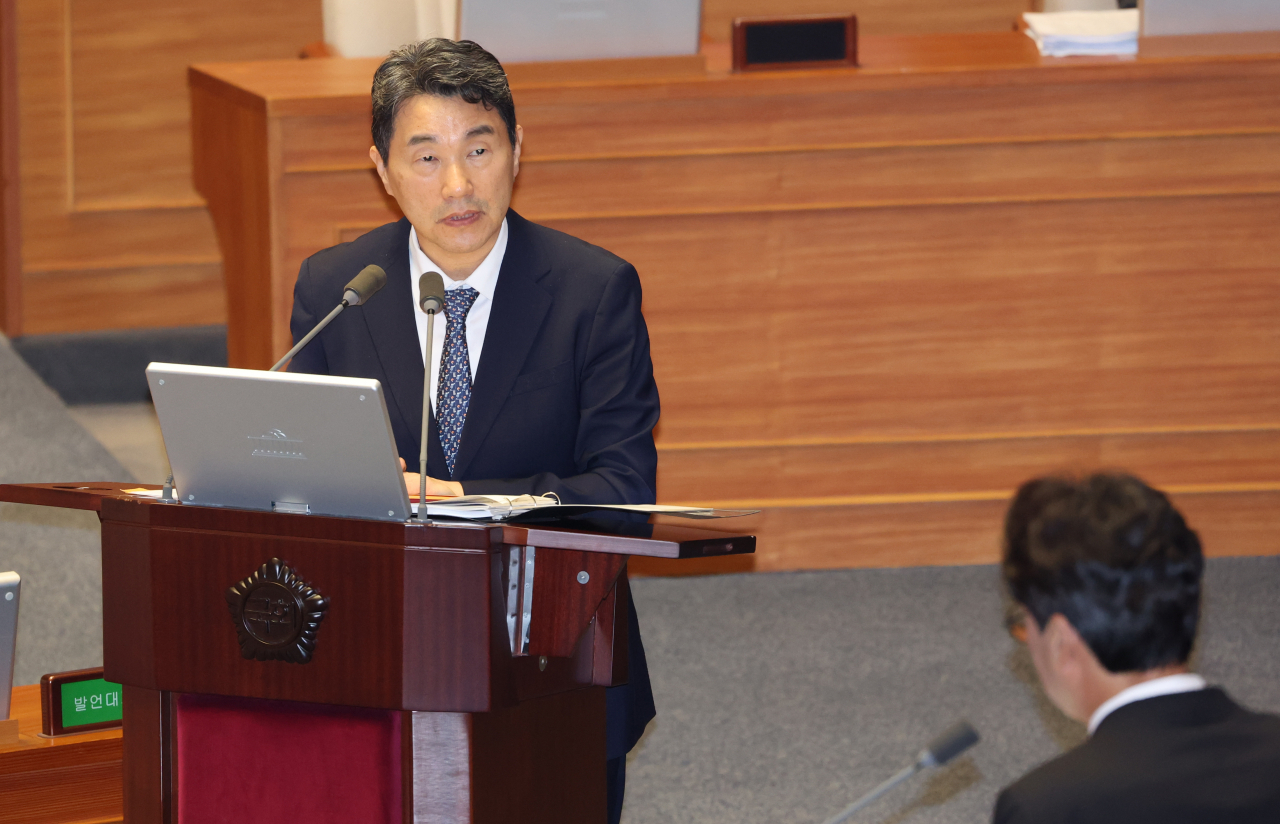 이주호 사회부총리 겸 교육부 장관이 8일 국회 본회의 대정부질문에서 답변하고 있다. [연합]
