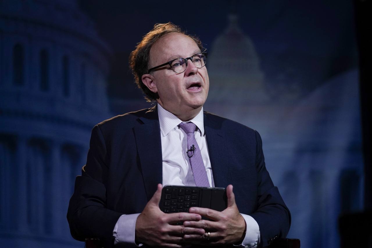 Syd Seiler speaks during an interview with the Associated Press in Washington, Tuesday (local time). Seiler is freshly retired after decades of advising presidents, military commanders and diplomats, making reported secret trips to North Korea and serving as a lead US negotiator on talks to contain its nuclear program. (AP-Yonhap)