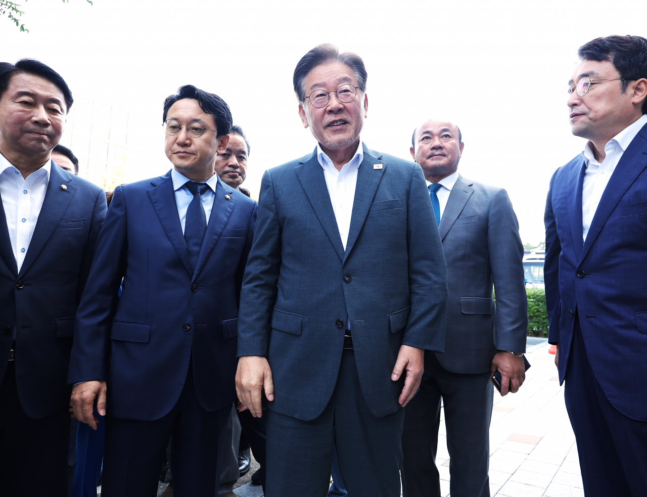 이재명 더불어민주당 대표가 9일 오전 경기도 수원시 영통구 수원지방검찰청으로 출석하고 있다. [연합]