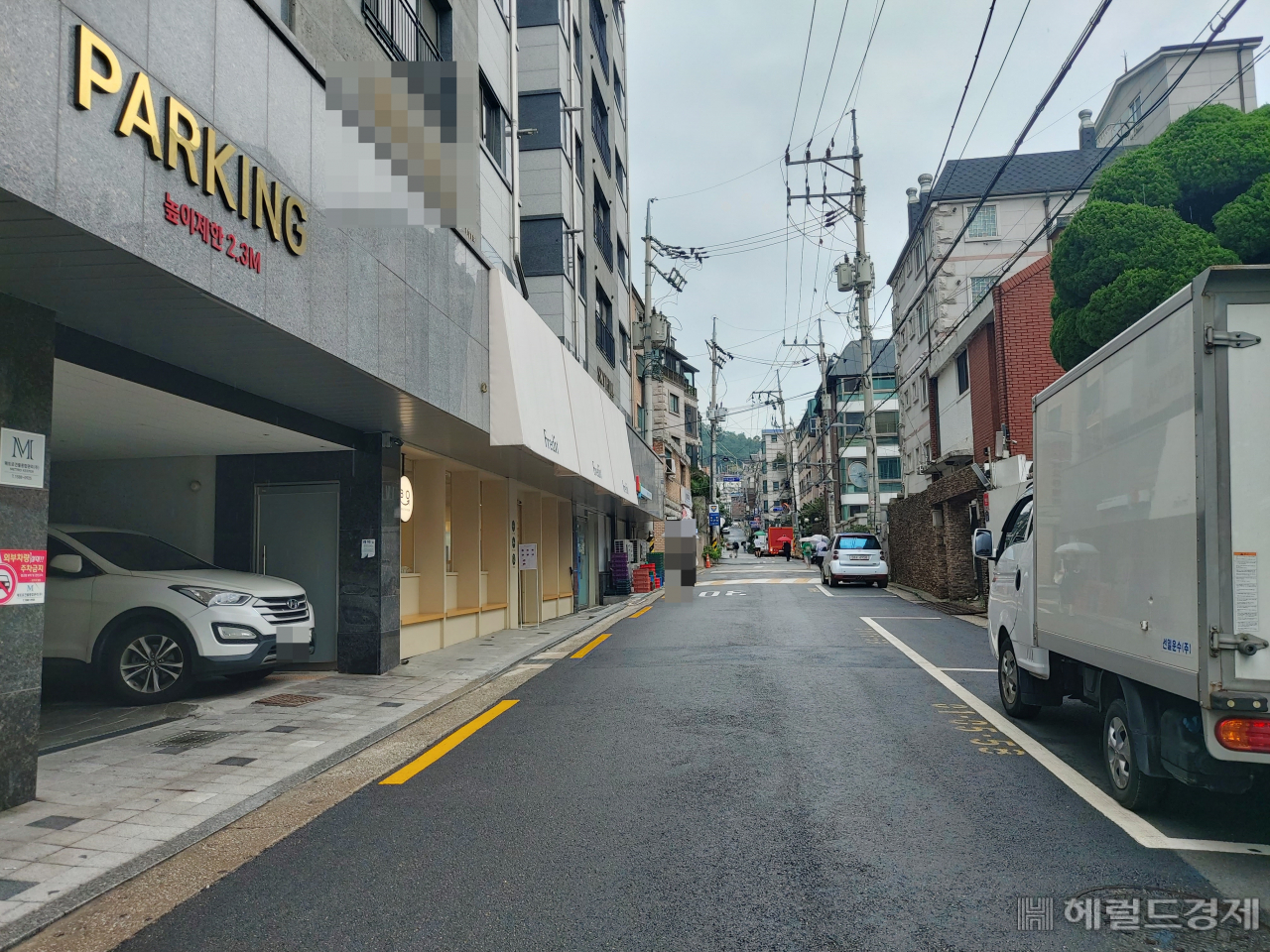 서울 용산구 후암동에 위치한 hy의 24시간 무인매장 ‘프레딧몰’ 동자점은 소위 ‘핫 플레이스’가 아닌 주거 지역에 위치해 있다. 김희량 기자