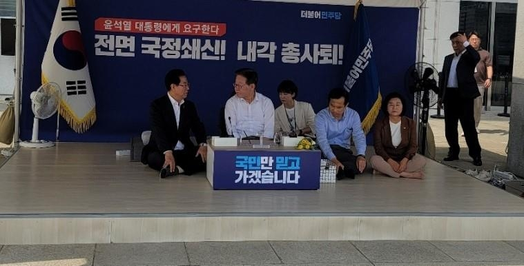 김영록 전남지사, 단식농성장 방문[전남도 제공]