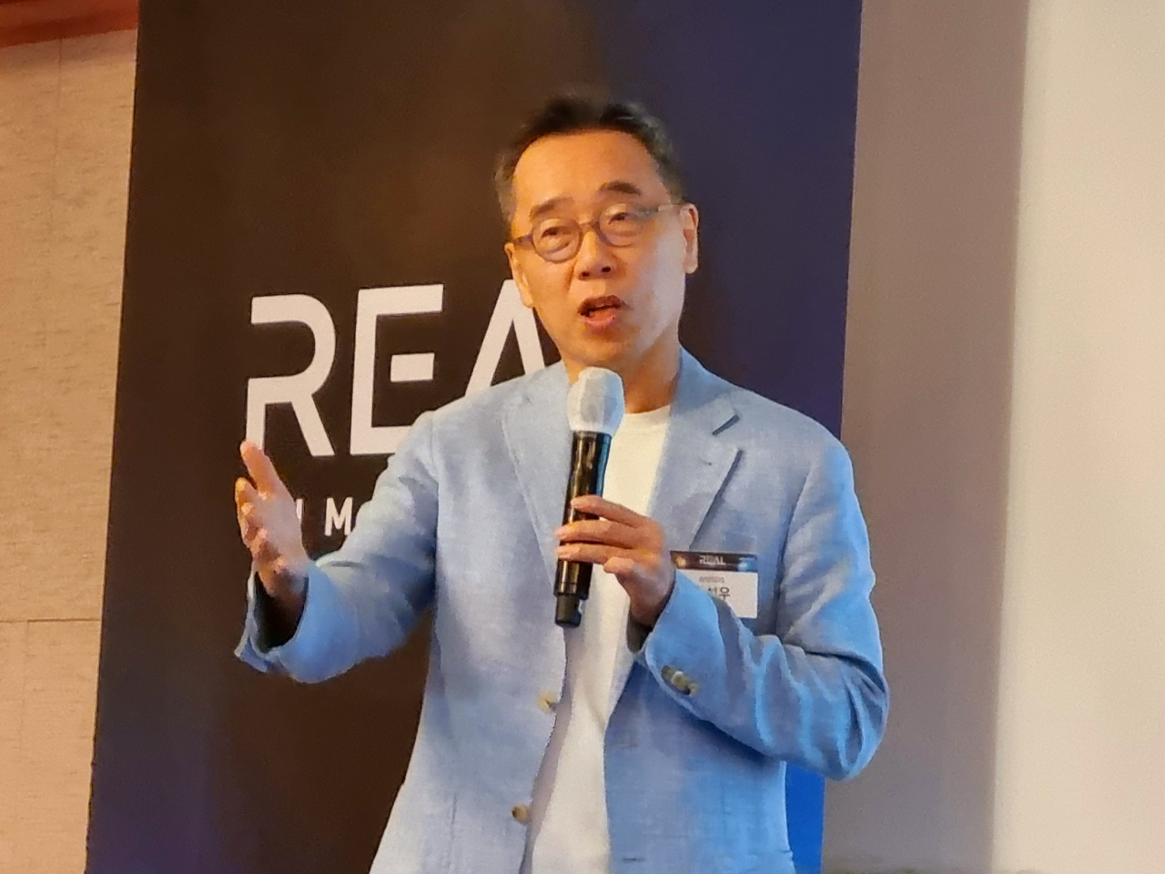 황성우 삼성SDS 대표가 12일 서울 삼성동 그랜드 인터컨티넨탈 파르나스 호텔에서 열린 ‘REAL Summit(리얼 서밋) 2023’ 사전 기자간담회에서 발표하고 있다. 김현일 기자