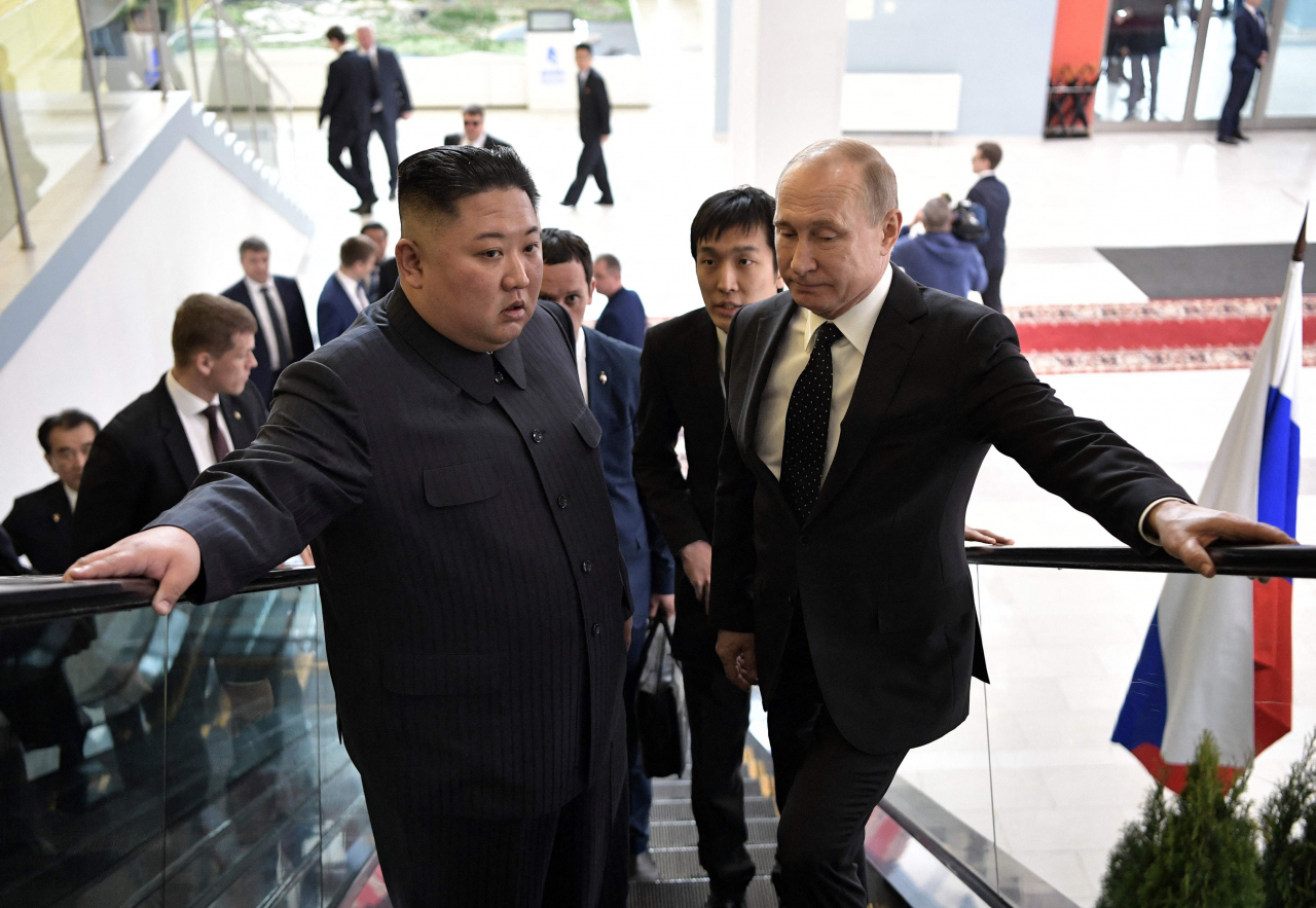 지난 2019년 블라디보스토크 극동연방대학에서 만난 김정은 북한 국무위원장과 블라디미르 푸틴 러시아 대통령 [AFP]