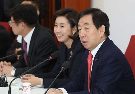 김성태 전 국민의힘 중앙위 의장(오른쪽) [연합]