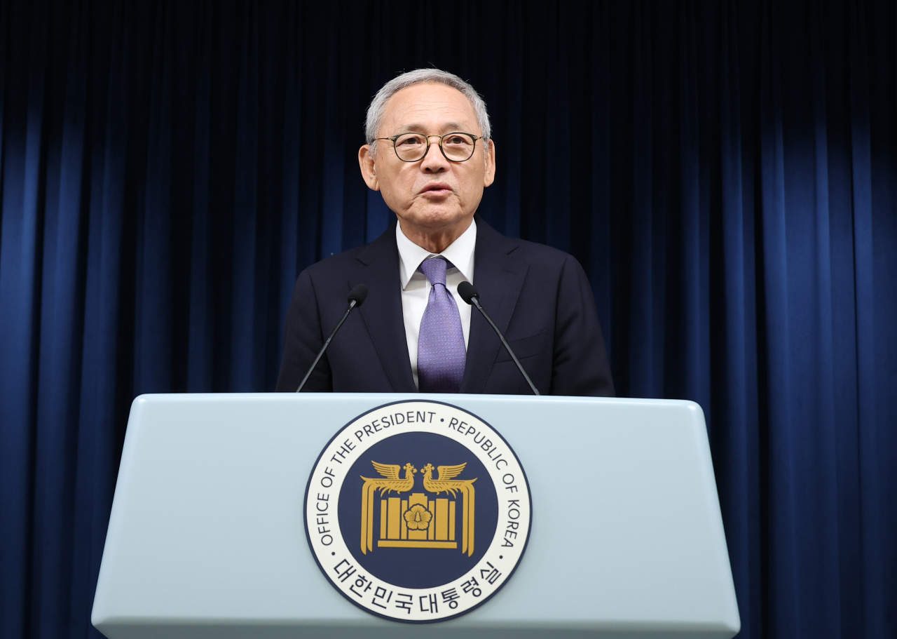 유인촌 문화체육관광부 장관 후보자가 13일 서울 용산 대통령실 청사에서 열린 김대기 대통령 비서실장의 2차 개각 발표 브리핑에서 소감을 밝히고 있다. 연합]