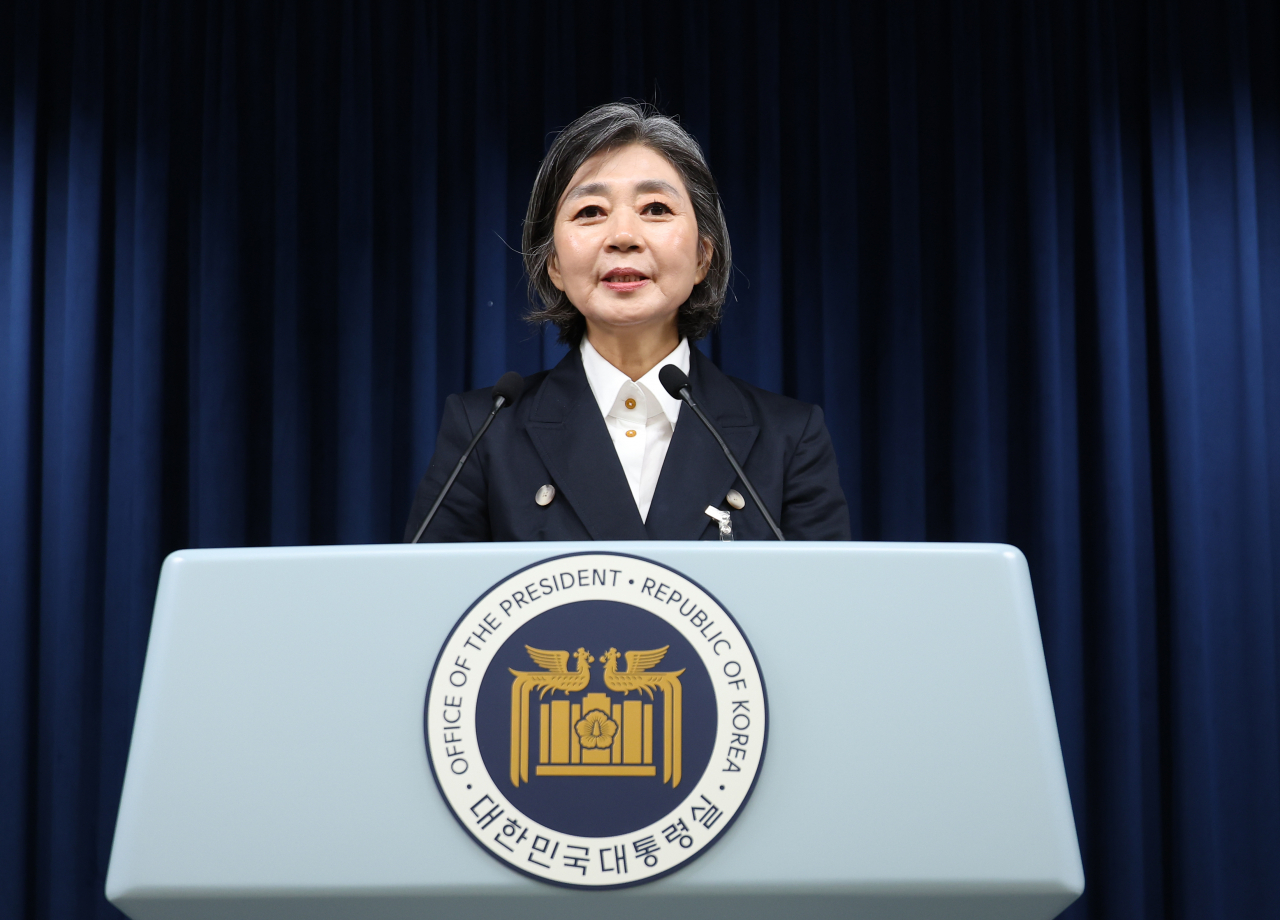 김행 여성가족부 장관 후보자가 13일 서울 용산 대통령실 청사에서 열린 김대기 대통령 비서실장의 2차 개각 발표 브리핑에서 소감을 밝히고 있다. [연합]
