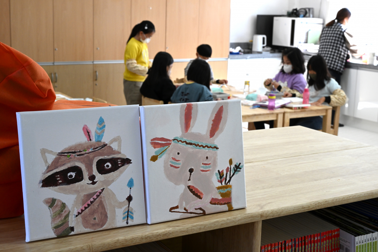 30일 경상북도 포항시 남성초등학교에서 돌봄교실 학생들이 수업을 받고 있다. 포항=임세준 기자