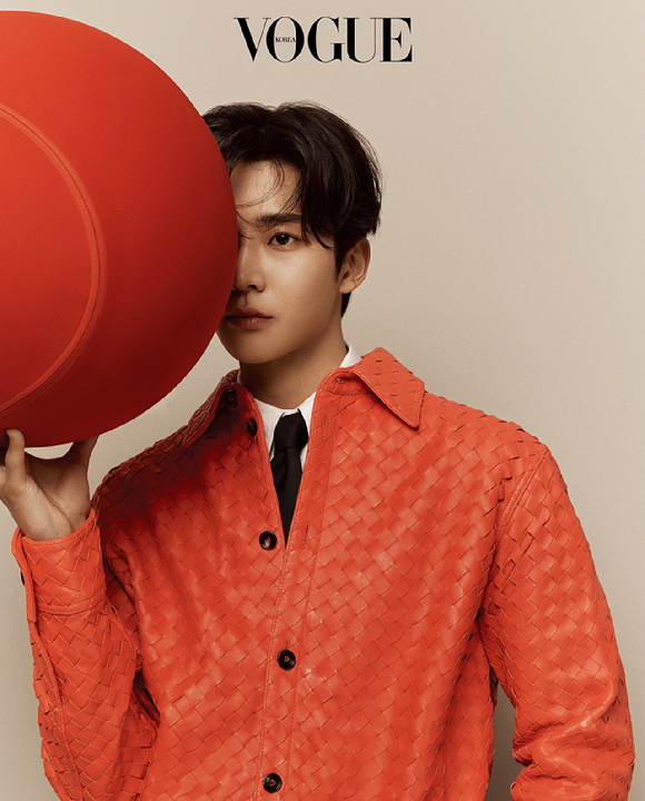 (Credit: Vogue Korea)