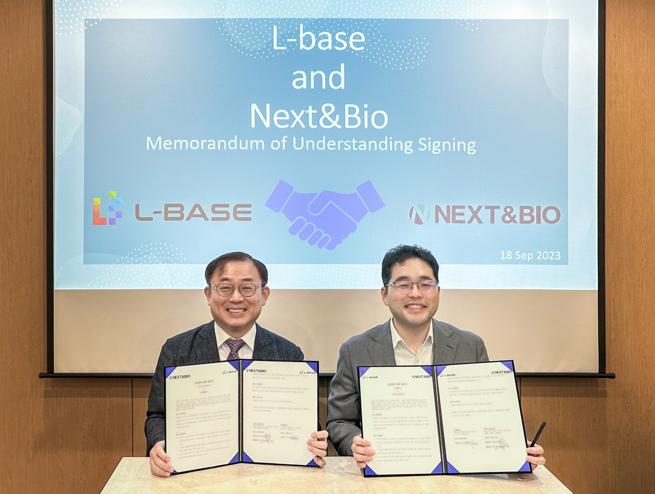 넥스트앤바이오-엘베이스 업무협약 체결 모습[넥스트앤바이오 제공]