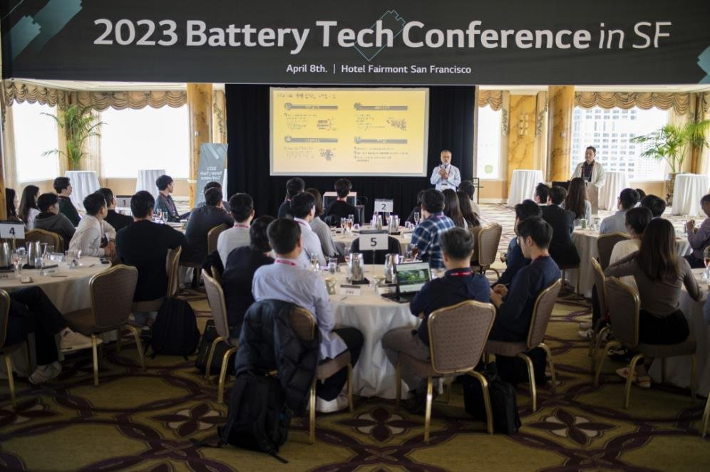 LG Energy Solution‘s Battery Tech Conference in San Francisco on April 8 was attended by master’s and doctoral students from elite schools, including MIT, Stanford and UCLA. (LG Energy Solution)