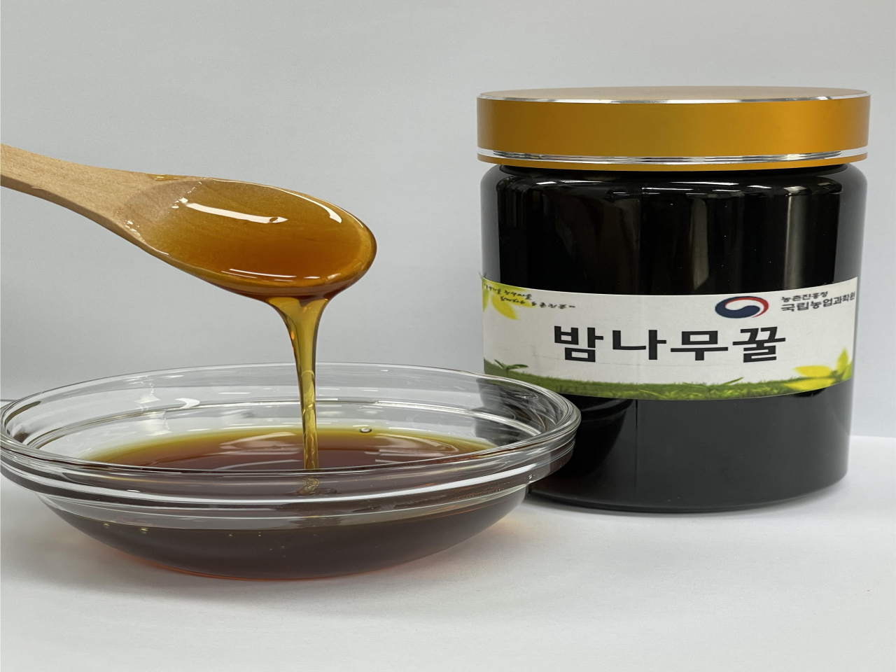농촌진흥청이 국내산 밤꿀의 면역력 향상 효과를 입증해 향후 향후 밤꿀을 이용한 건강기능식품 개발 등 고부가가치화에 기여할 것으로 기대된다. [농촌진흥청 제공]