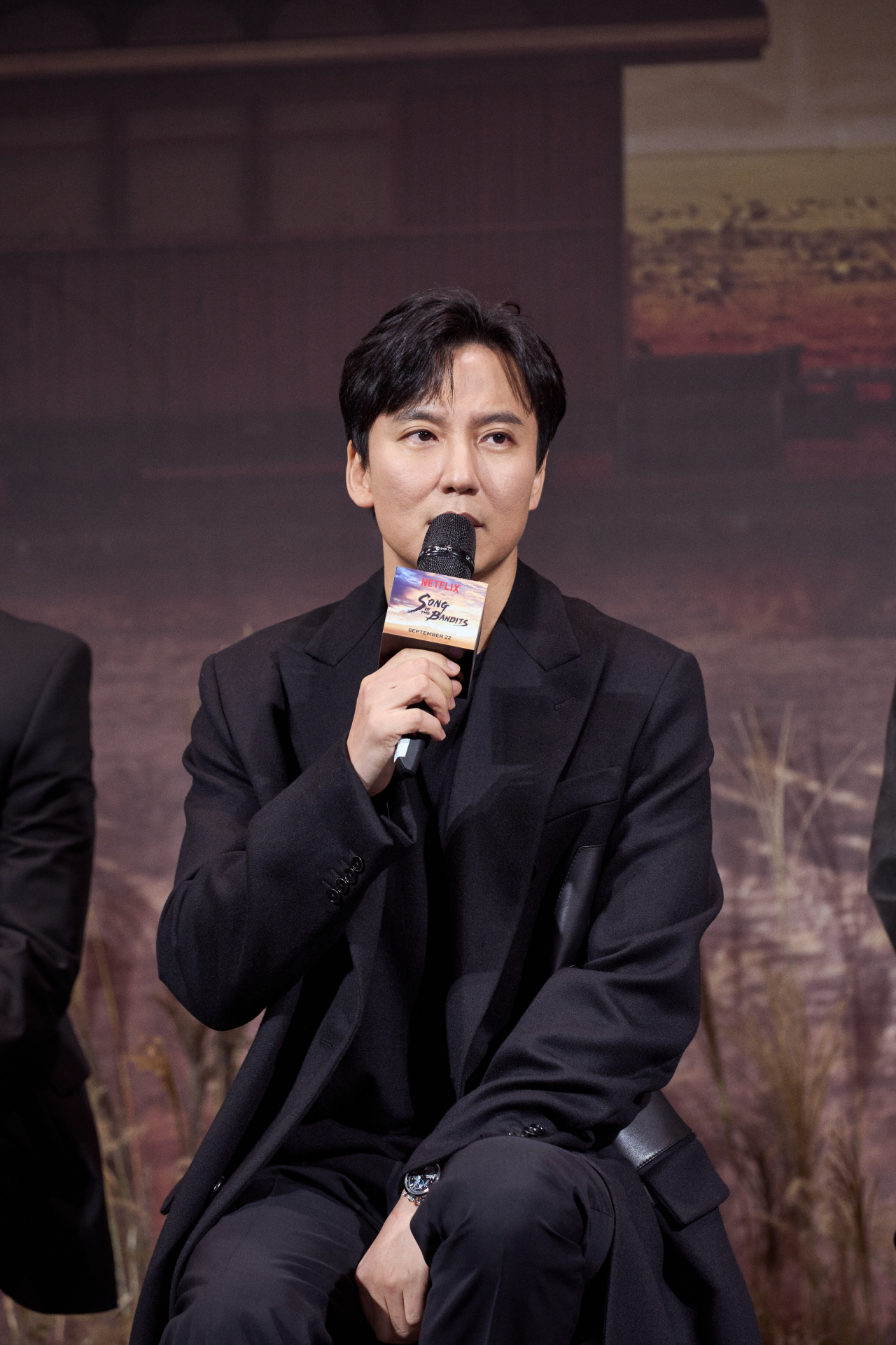 Kim Nam-gil talks about his upcoming series "Song of the Bandits" in a press conference held at the Ambassador Seoul – A Pullman Hotel in Jung-gu, central Seoul, Tuesday. (Netflix)