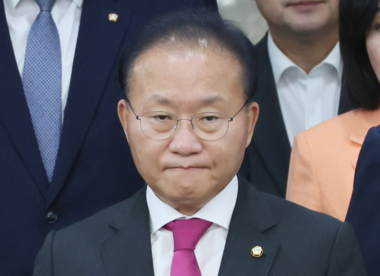 윤재옥 국민의힘 원내대표가 22일 국회에서 열린 원내대책회의에 참석하고 있다. [연합]