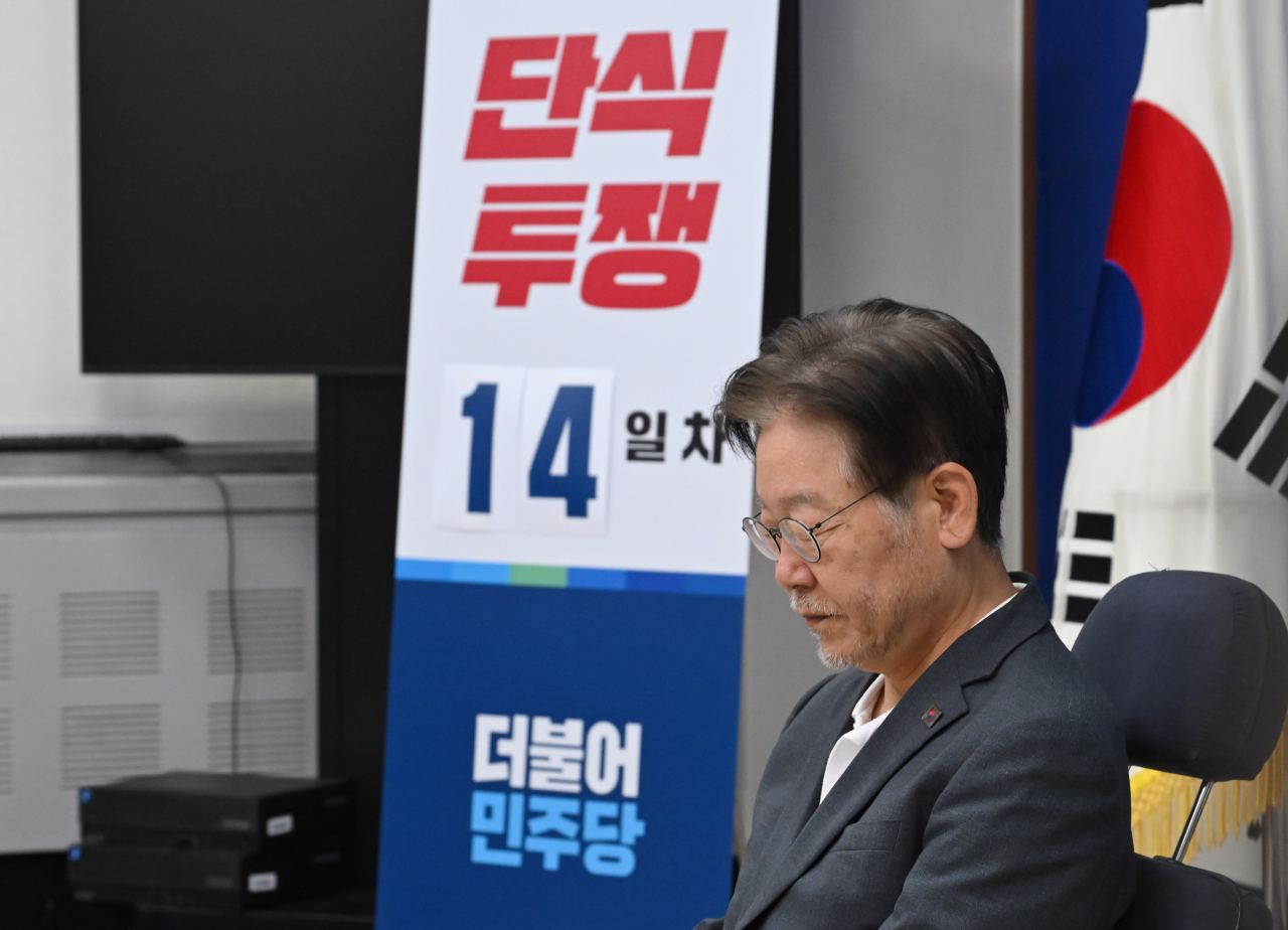 지난 13일 14일째 단식 농성을 이어가던 이재명 더불어민주당 대표. 이상섭 기자
