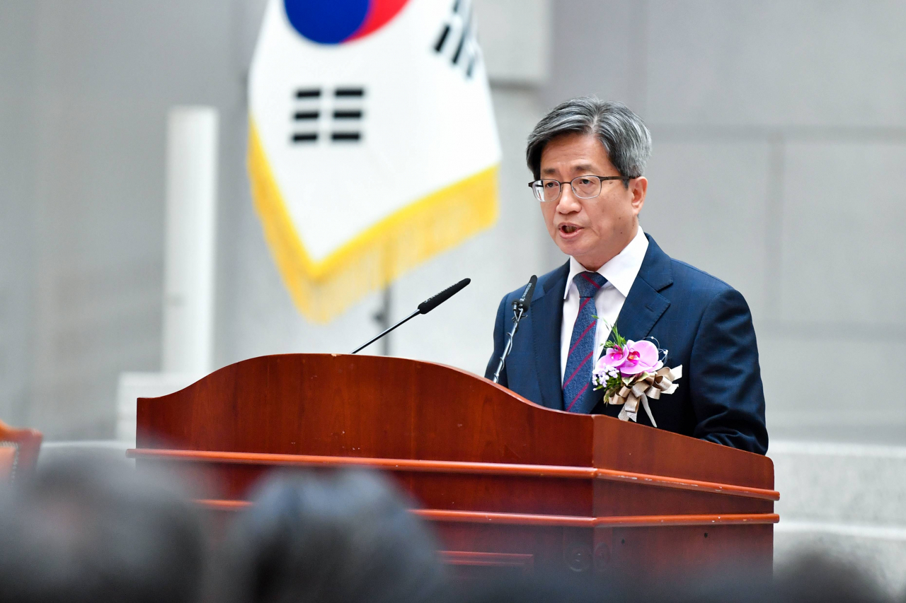 김명수 대법원장이 22일 퇴임식에서 퇴임사를 전하고 있다. [대법원 제공]