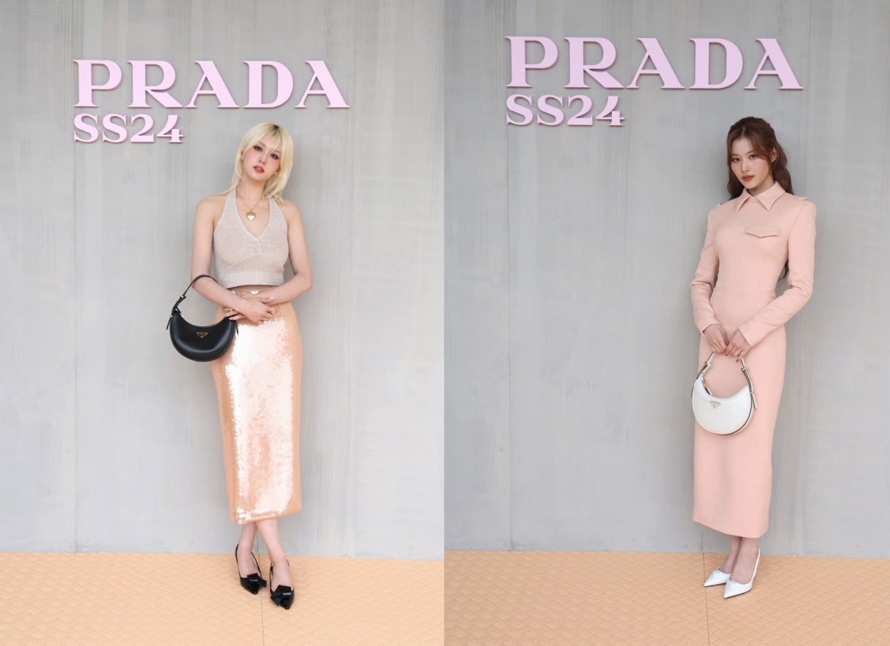 밀라노 프라다 패션쇼에 참석한 전소미와 사나