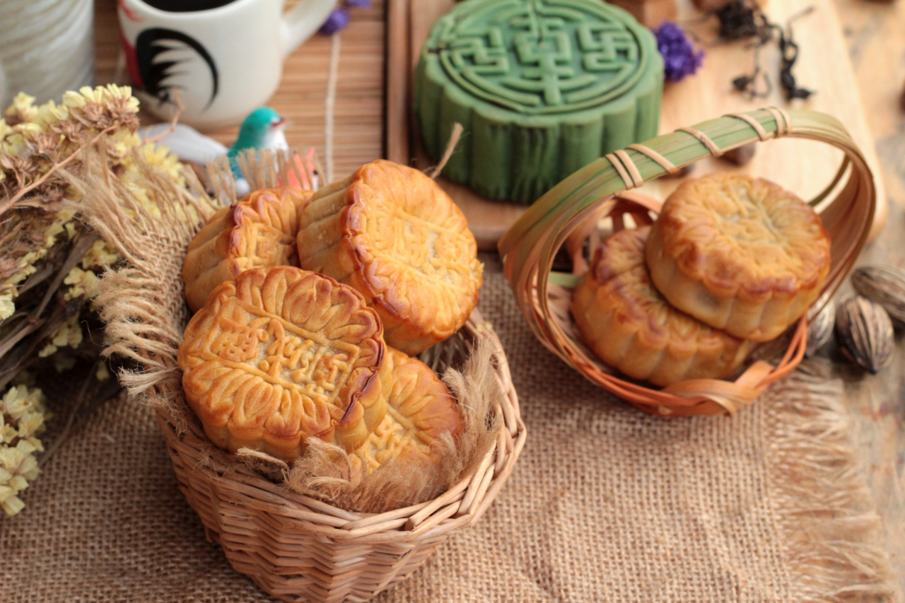 Mooncakes (123rf)